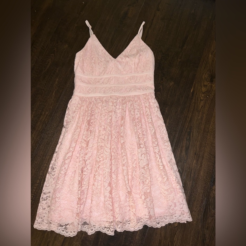 Lulu’s light pink lace lined fit and flare dress size XS